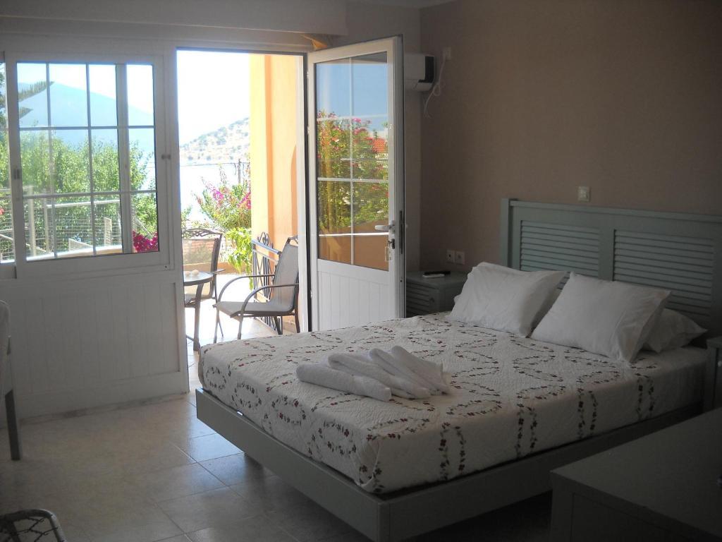 Olive Bay Aparthotel Agia Efimia