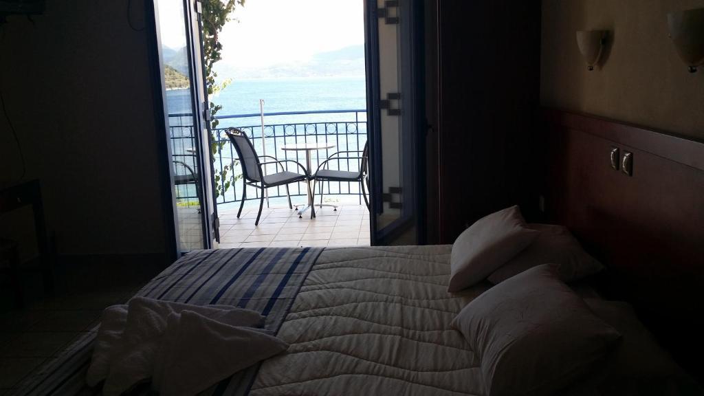Olive Bay 2*