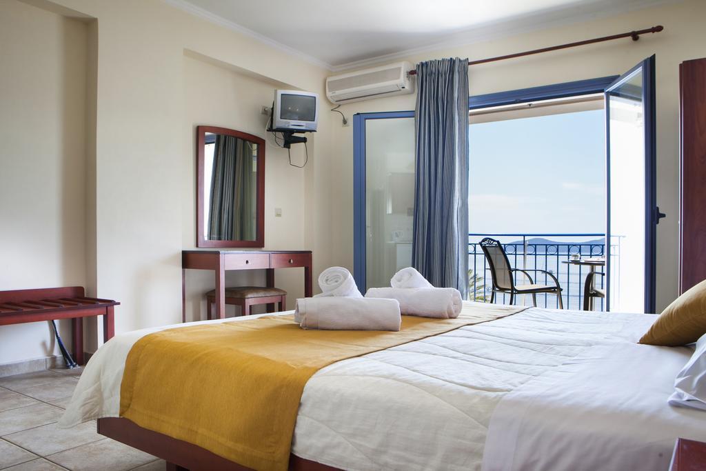 Olive Bay Aparthotel Agia Efimia